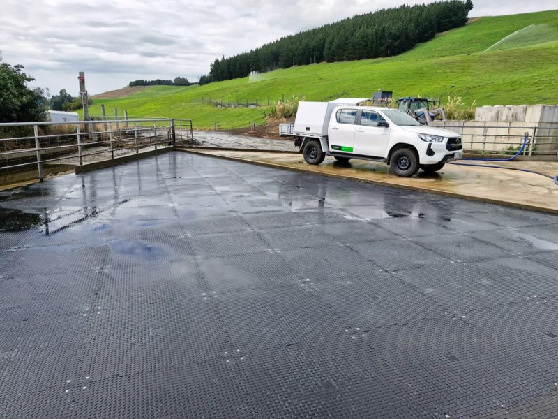 Dairy Yard Rubber Mats at K&D Farms